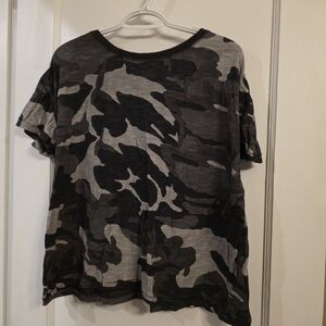 We The Free Black and Gray Camouflage Tee Small Oversized Fit